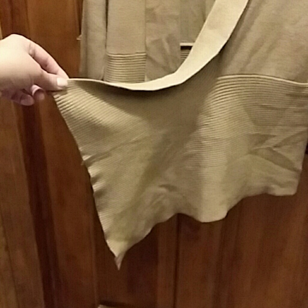 Sweater - Picture 3 of 4